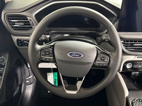 New 2026 Ford Escape SE w/ PHEV Premium Package FWD image 17