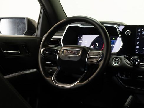 Used 2024 GMC Canyon Elevation image 25