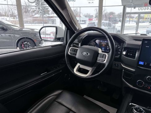 Used 2022 Ford Expedition XLT image 49
