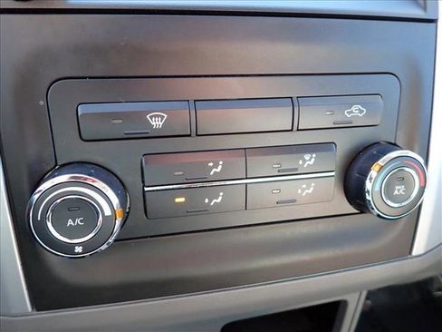 Used 2019 Nissan Frontier SV image 19