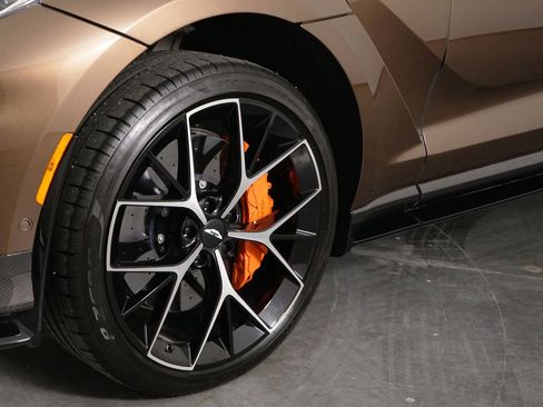 Used 2025 Aston Martin DBX 707 image 9