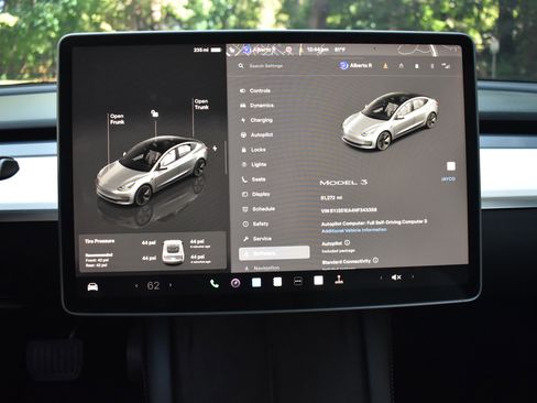 Used 2022 Tesla Model 3 Standard Range image 34