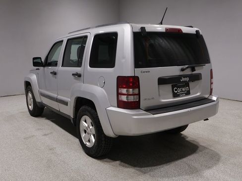 Used 2011 Jeep Liberty Sport AWD/4WD image 6