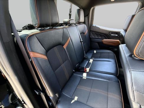 Used 2023 GMC Canyon AT4 w/ Canyon Safety Plus Package AWD/4WD image 19