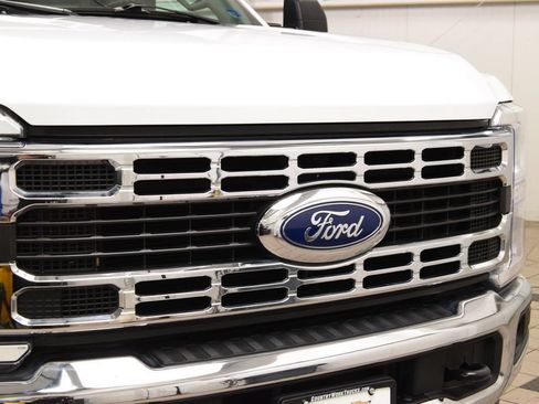 Used 2023 Ford F450 XL AWD/4WD image 5