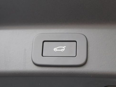 New 2026 Jaguar F-PACE R-Dynamic S image 22