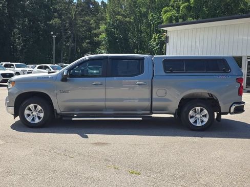 Used 2023 Chevrolet Silverado 1500 LT w/ Convenience Package II AWD/4WD image 2