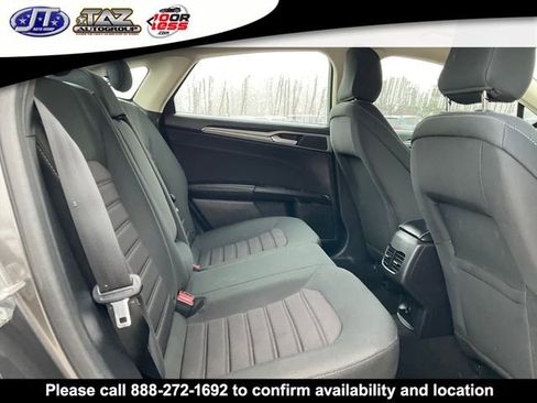 Used 2020 Ford Fusion SE image 11
