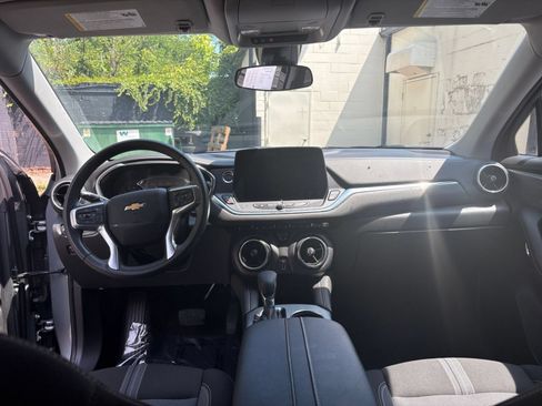 Used 2025 Chevrolet Blazer LT FWD image 28