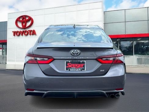 Used 2023 Toyota Camry SE image 9