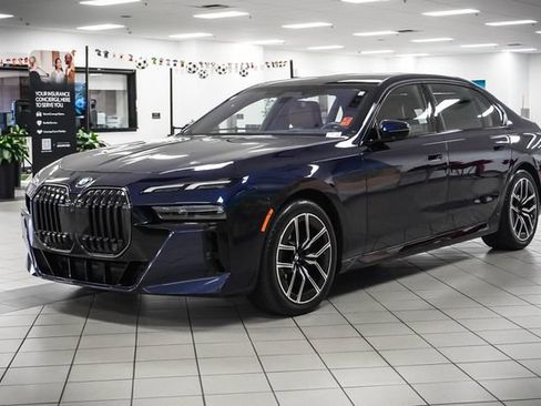 Used 2024 BMW 740i xDrive AWD/4WD image 3