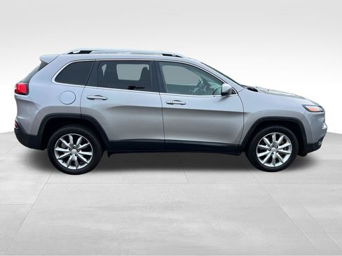Used 2018 Jeep Cherokee Limited FWD image 8