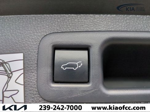 Used 2023 Toyota Highlander LE image 13