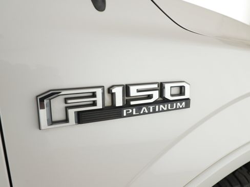 Used 2017 Ford F150 Platinum w/ Equipment Group 701A Luxury image 5