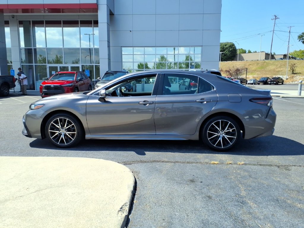 Used 2024 Toyota Camry SE w/ Convenience Package FWD image 21