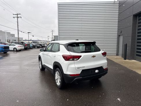 Used 2023 Chevrolet TrailBlazer LS image 3