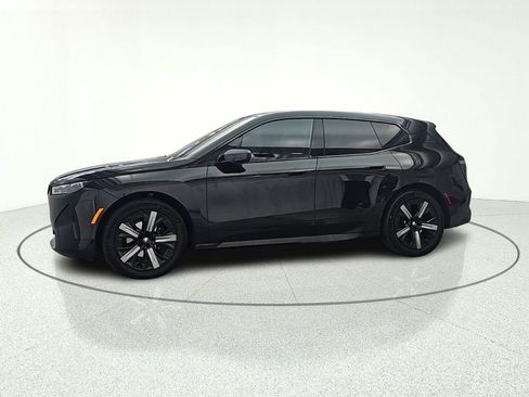 Used 2023 BMW iX xDrive50 w/ Sport Package AWD/4WD image 4