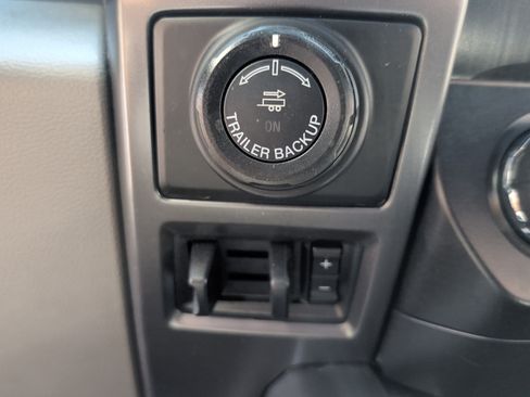 Used 2020 Ford F150 XLT w/ Equipment Group 302A Luxury AWD/4WD image 40