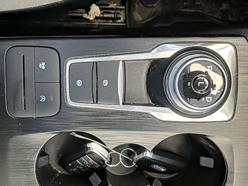 Used 2022 Ford Escape SE w/ SE Sport Appearance Package image 23