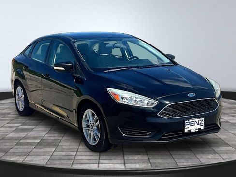 Used 2015 Ford Focus SE FWD image 3