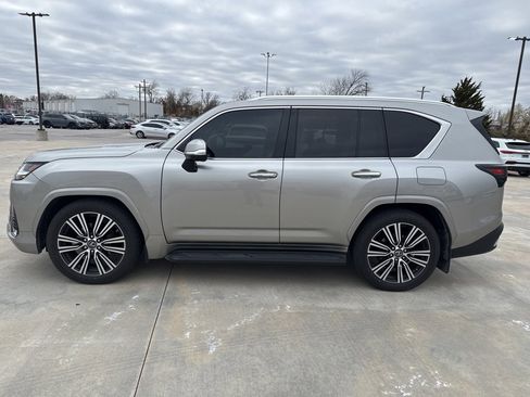 Used 2023 Lexus LX 600 4WD w/ Accessory Package (Z1) image 2