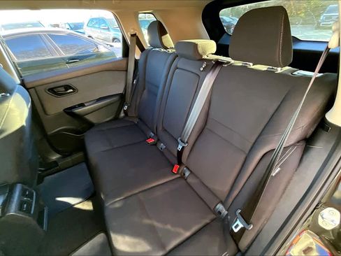 Used 2023 Nissan Rogue S image 20