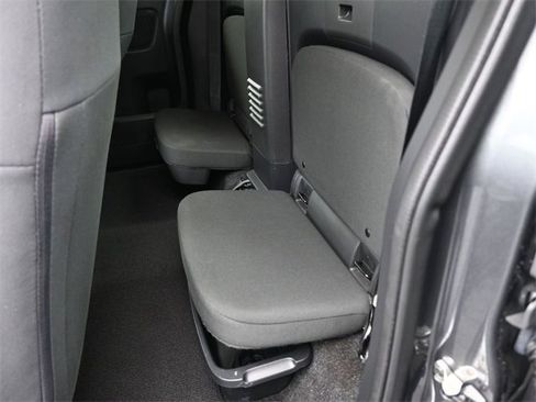 Used 2023 Nissan Frontier S image 23