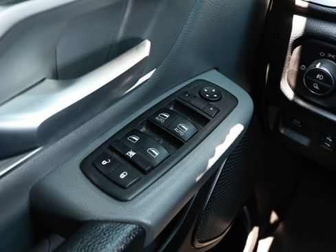 Used 2022 RAM 1500 Big Horn AWD/4WD image 22