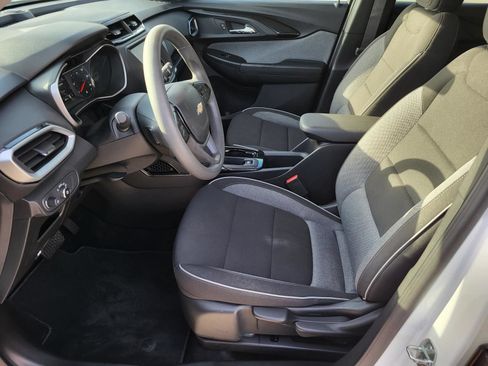 Used 2023 Chevrolet TrailBlazer LS FWD image 16