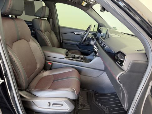 Used 2025 Honda Pilot Black Edition image 25