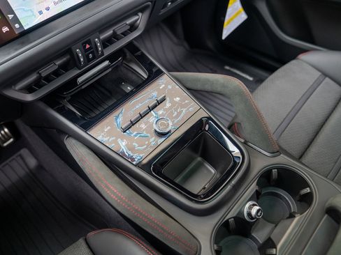 New 2025 Porsche Cayenne GTS image 19