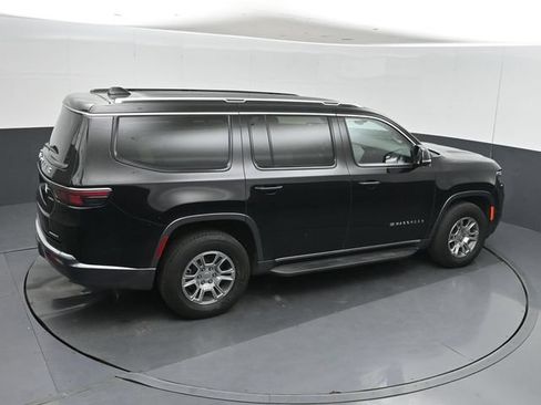 Used 2022 Jeep Wagoneer Series I AWD/4WD image 32
