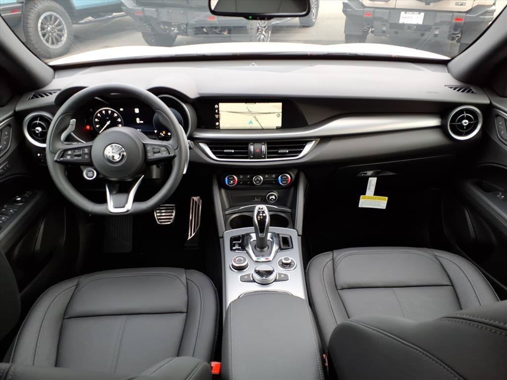 New 2025 Alfa Romeo Stelvio Sprint w/ Convenience Package AWD/4WD image 27