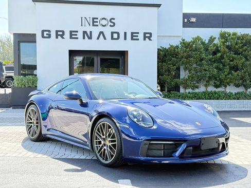 Used 2024 Porsche 911 Carrera 4S w/ Sportdesign Package AWD/4WD image 2