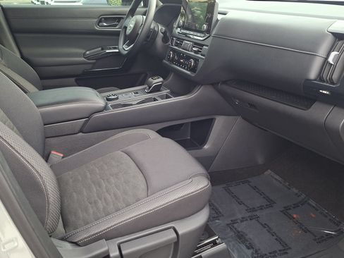Certified 2025 Nissan Pathfinder S AWD/4WD image 24