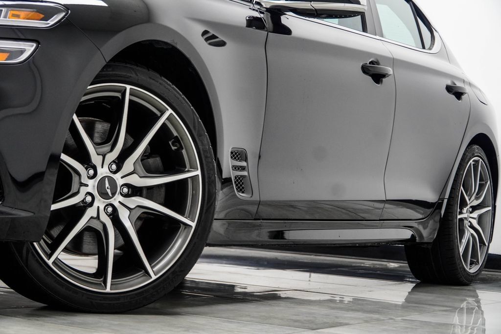 Used 2023 Genesis G70 3.3T RWD image 4