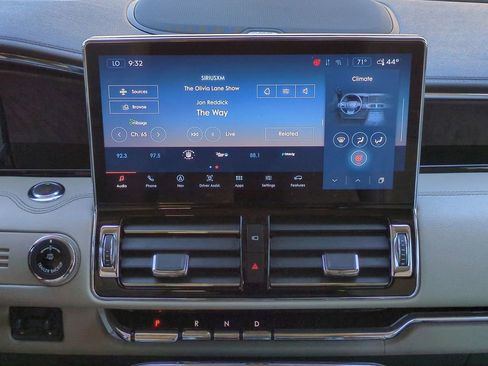 Used 2022 Lincoln Navigator Reserve image 17