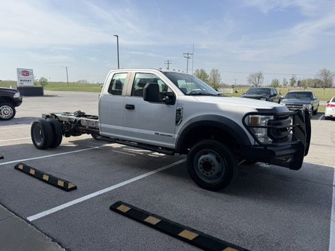 Used 2021 Ford F450 XL w/ Power Equipment Group image 3