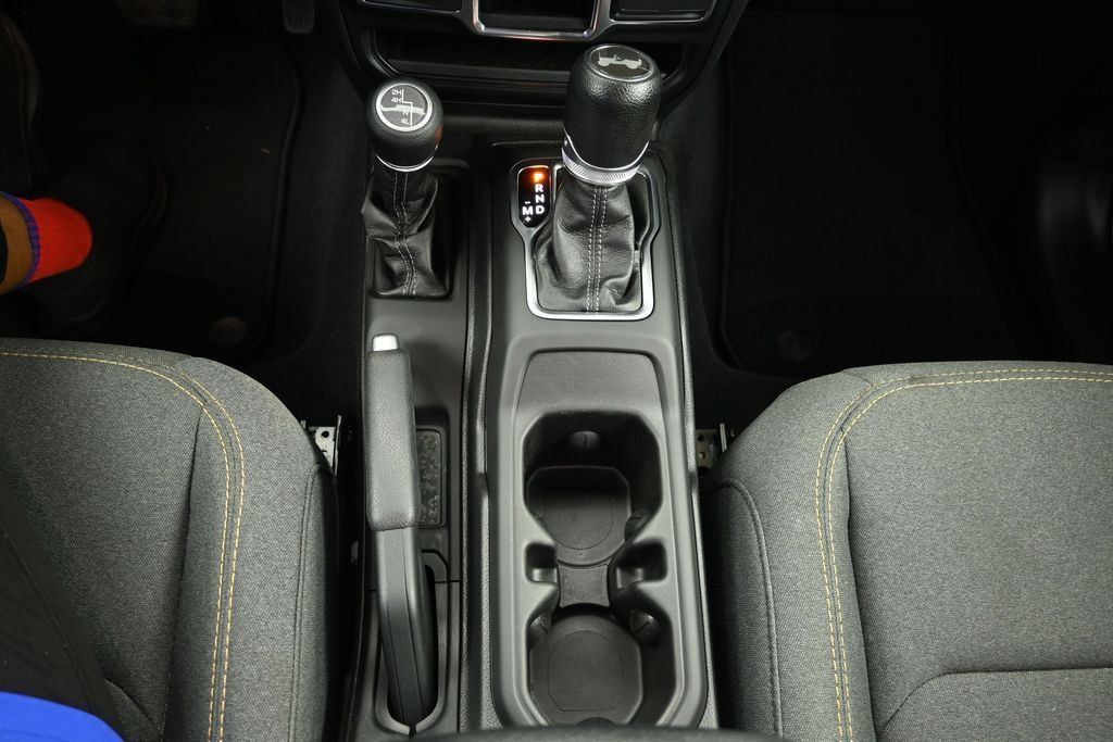 Used 2024 Jeep Wrangler Sport AWD/4WD image 23