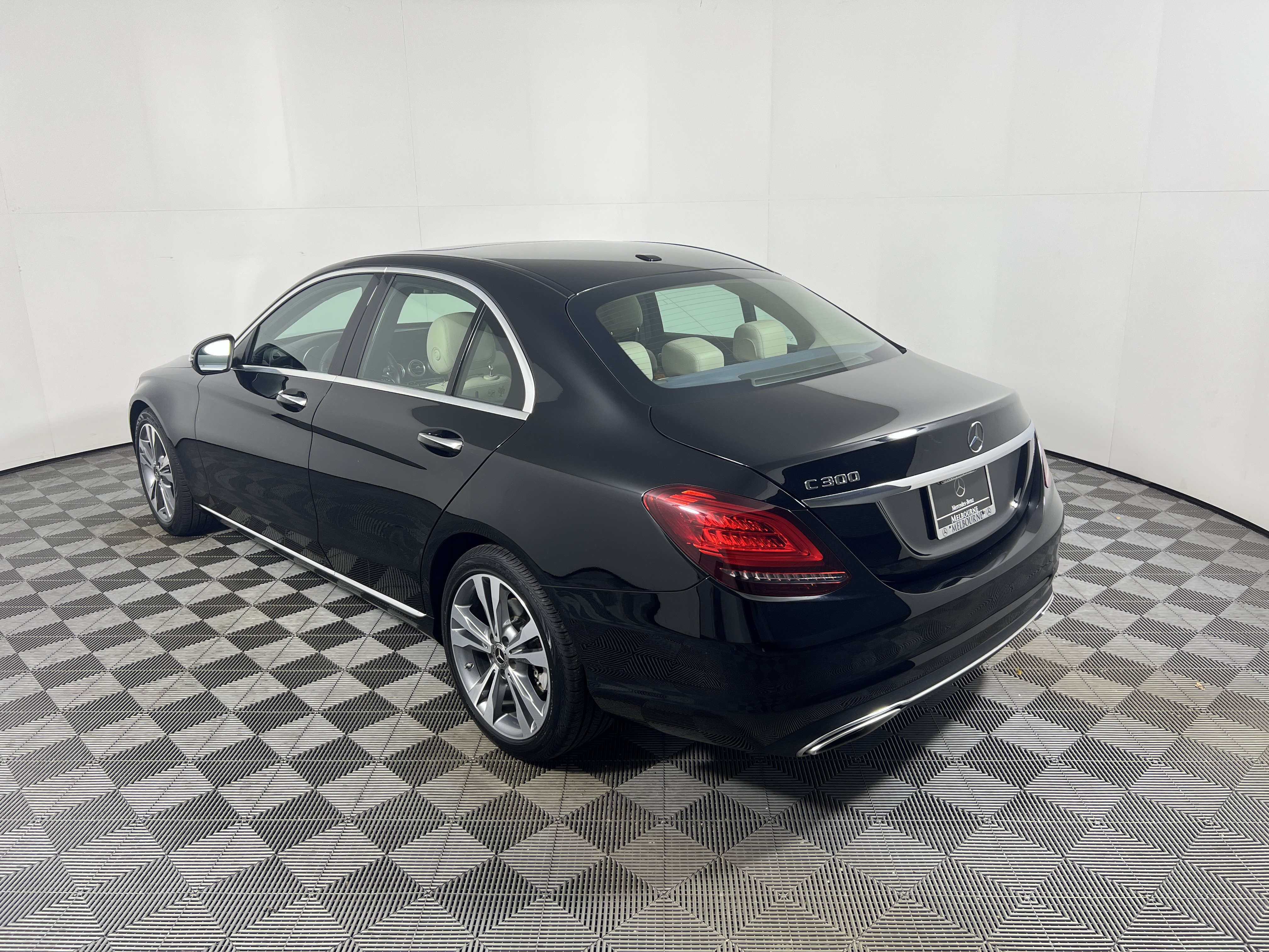Used 2021 Mercedes-Benz C 300 Sedan image 3