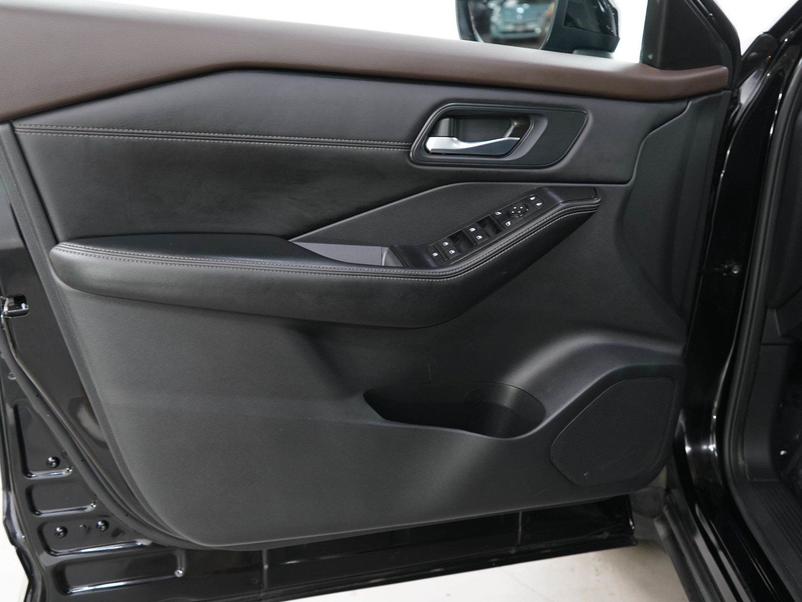 Used 2023 Nissan Rogue SV w/ SV Premium B Package AWD/4WD image 20