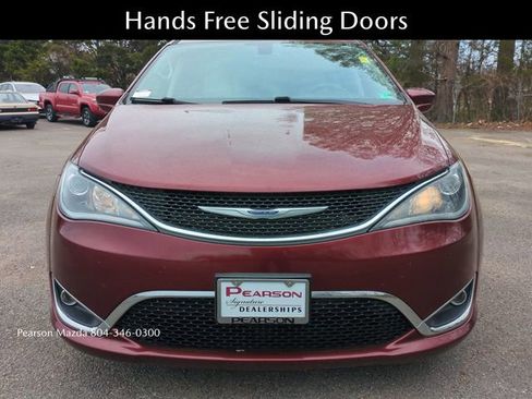 Used 2019 Chrysler Pacifica Touring-L Plus image 10