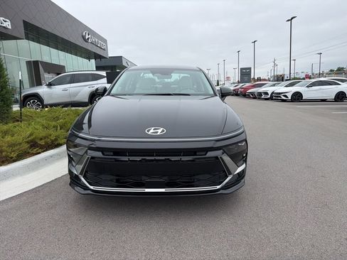 New 2026 Hyundai Sonata SEL FWD image 2