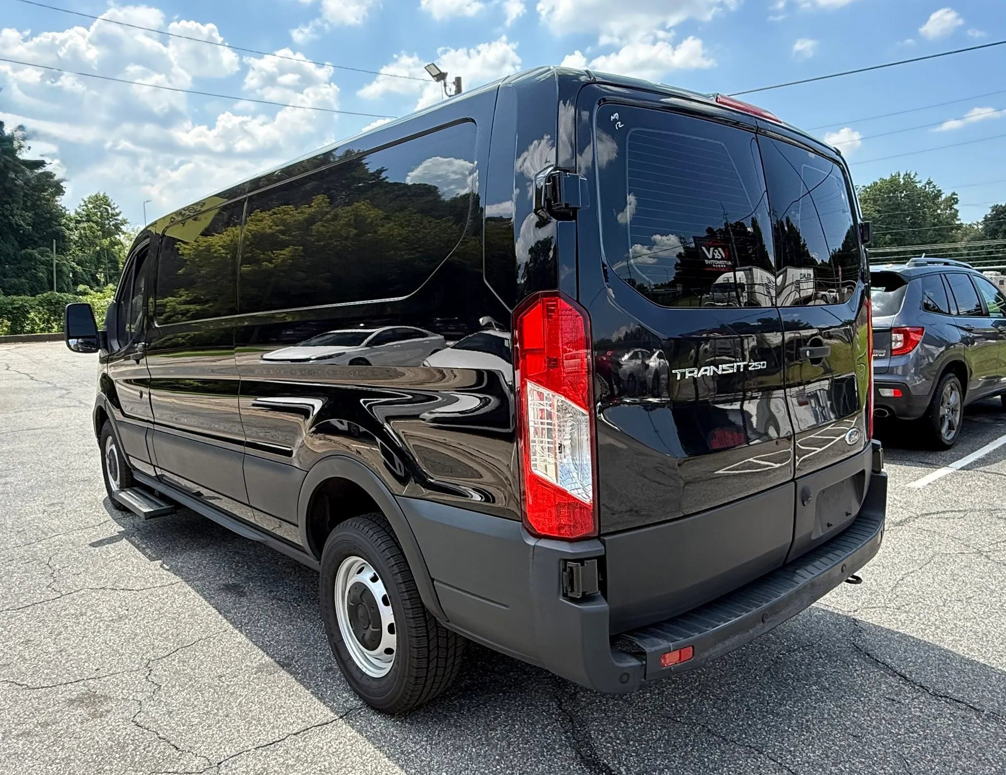 Used 2023 Ford Transit 250 Low Roof RWD image 6