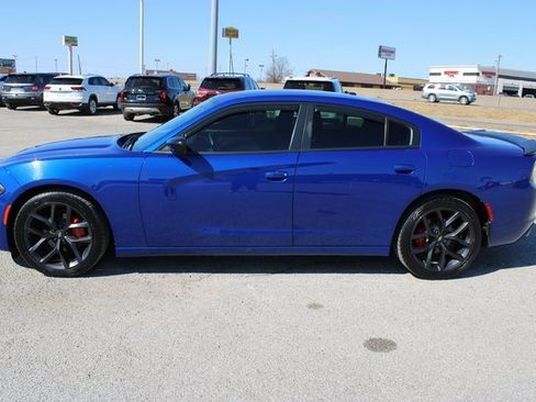Used 2020 Dodge Charger SXT w/ Blacktop Package image 9