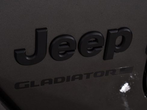 Used 2024 Jeep Gladiator Sport AWD/4WD image 20