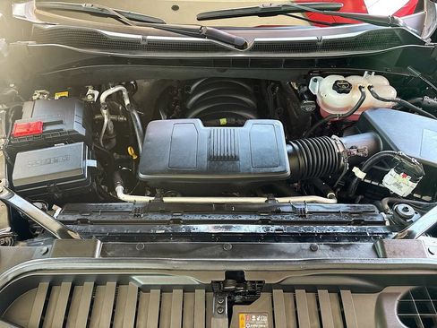 Used 2025 Chevrolet Silverado 1500 LT Trail Boss w/ Convenience Package II AWD/4WD image 28