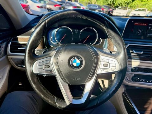 Used 2018 BMW 740i xDrive AWD/4WD image 21