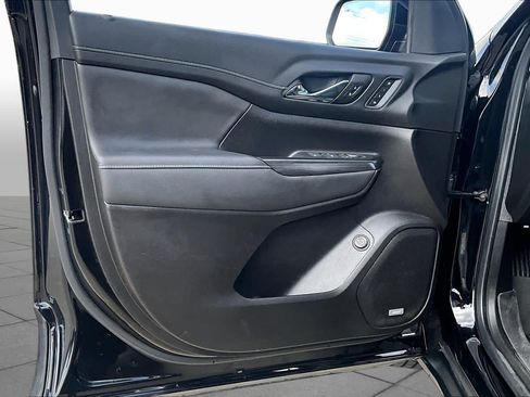 Used 2023 GMC Acadia SLT w/ Technology Package FWD image 22