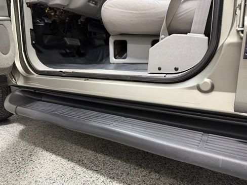 Used 1999 Chevrolet Suburban 2WD image 24